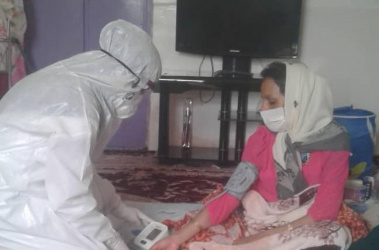 پیگیری و تب سنجی افراد مشکوک به بیماری کرونا ویروس و خانواده آنها در شهرستان زهک