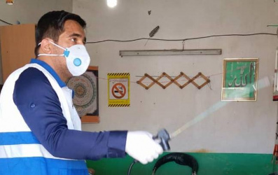 ضدعفونی و گندزدایی سطوح در آرایشگاههای مردانه شهر زهک